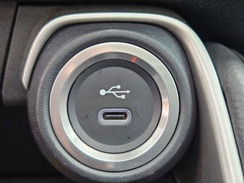 Used 2025 Toyota Grand Highlander AWD image 28