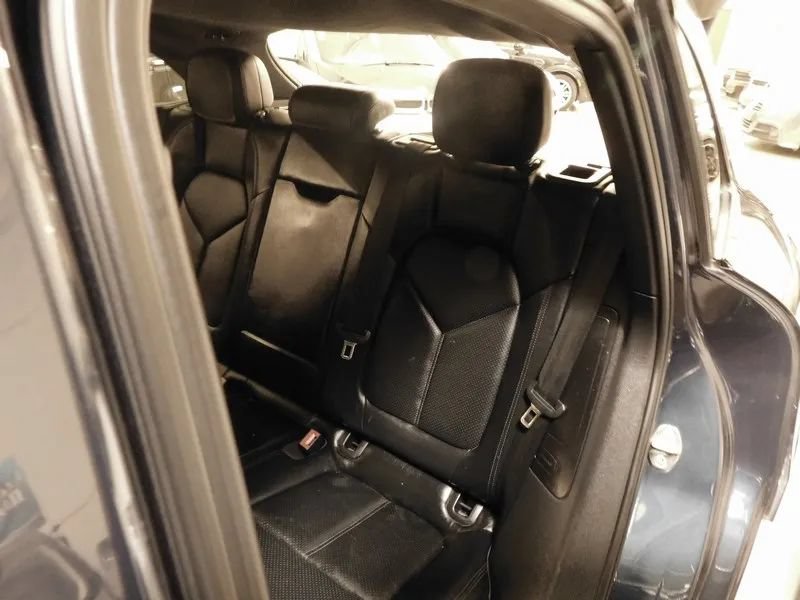 Used 2015 Porsche Macan S AWD/4WD image 39