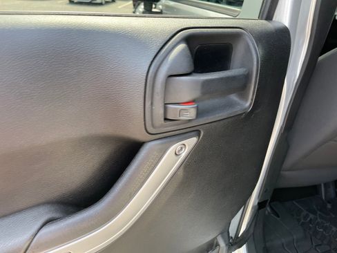 Used 2012 Jeep Wrangler Unlimited Sahara w/ Connectivity Group image 21