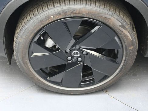 New 2026 Volvo XC40 B5 Ultra w/ Climate Package image 9