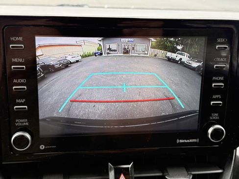 Used 2021 Toyota Corolla LE FWD image 17