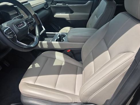 Used 2025 GMC Acadia Elevation w/ Elevation Premium Package FWD image 21