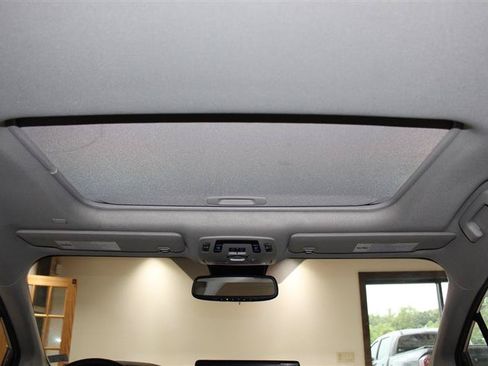 Used 2023 Toyota Sienna LE w/ LE Plus Package FWD image 22