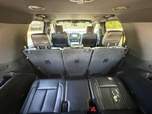 Used 2019 Ford Expedition Max XLT w/ Equipment Group 202A AWD/4WD image 20