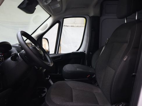 Used 2025 RAM ProMaster 2500 w/ Convenience Group FWD image 12