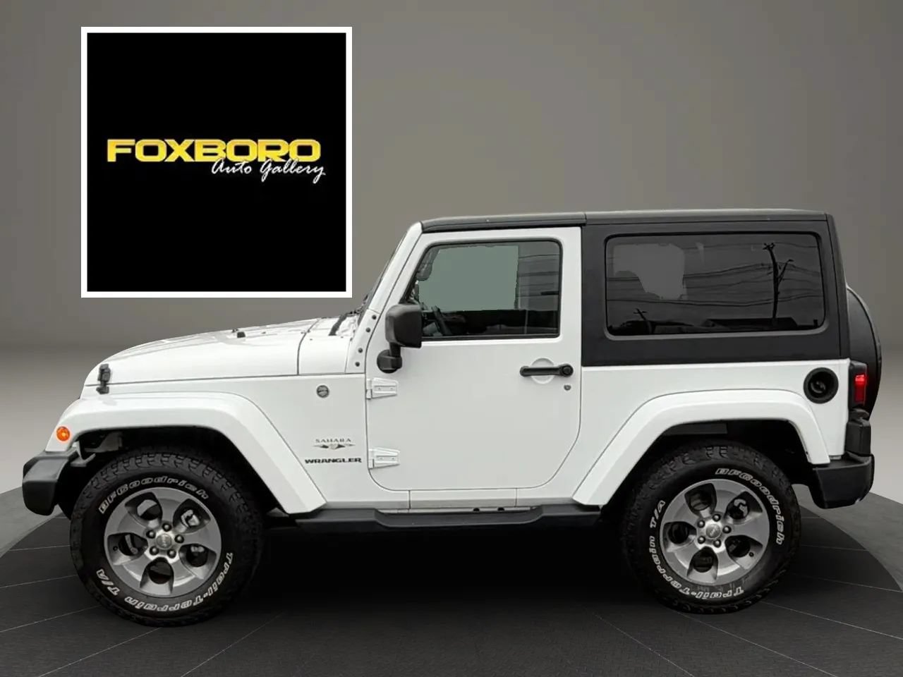 Used 2017 Jeep Wrangler Sahara w/ Connectivity Group AWD/4WD image 8