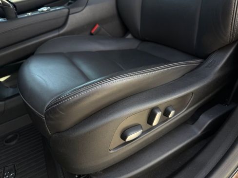 Used 2023 Cadillac XT5 Premium Luxury image 14