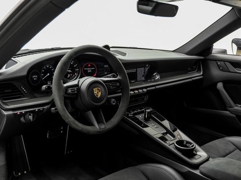 Used 2024 Porsche 911 Carrera GTS RWD image 9