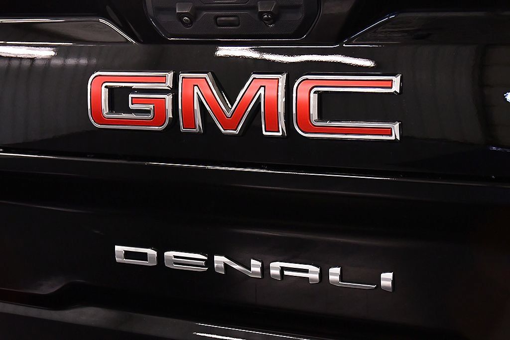 Used 2024 GMC Sierra 2500 Denali AWD/4WD image 11