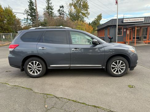Used 2013 Nissan Pathfinder SL image 4