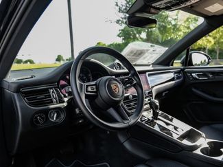 Used 2025 Porsche Macan AWD/4WD video 2