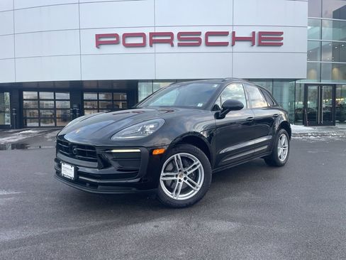 Certified 2025 Porsche Macan AWD/4WD image 1