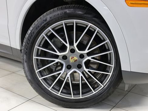 Used 2020 Porsche Cayenne S AWD/4WD image 14