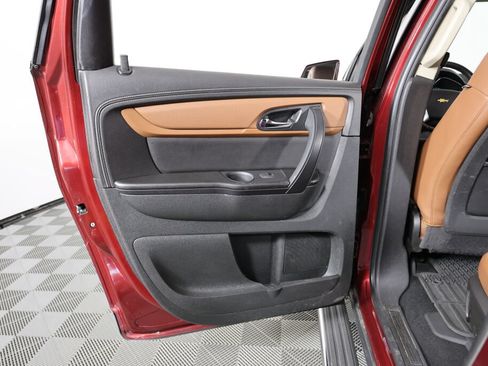 Used 2015 Chevrolet Traverse LT FWD image 17
