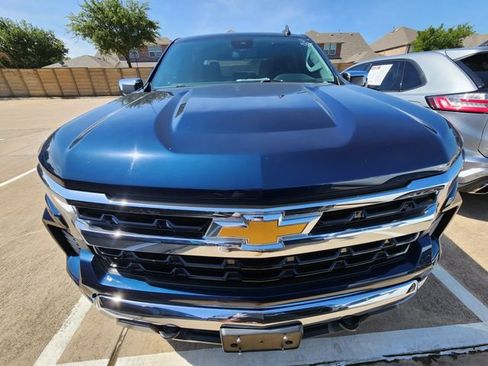 Used 2023 Chevrolet Silverado 1500 LT w/ Protection Package AWD/4WD image 2