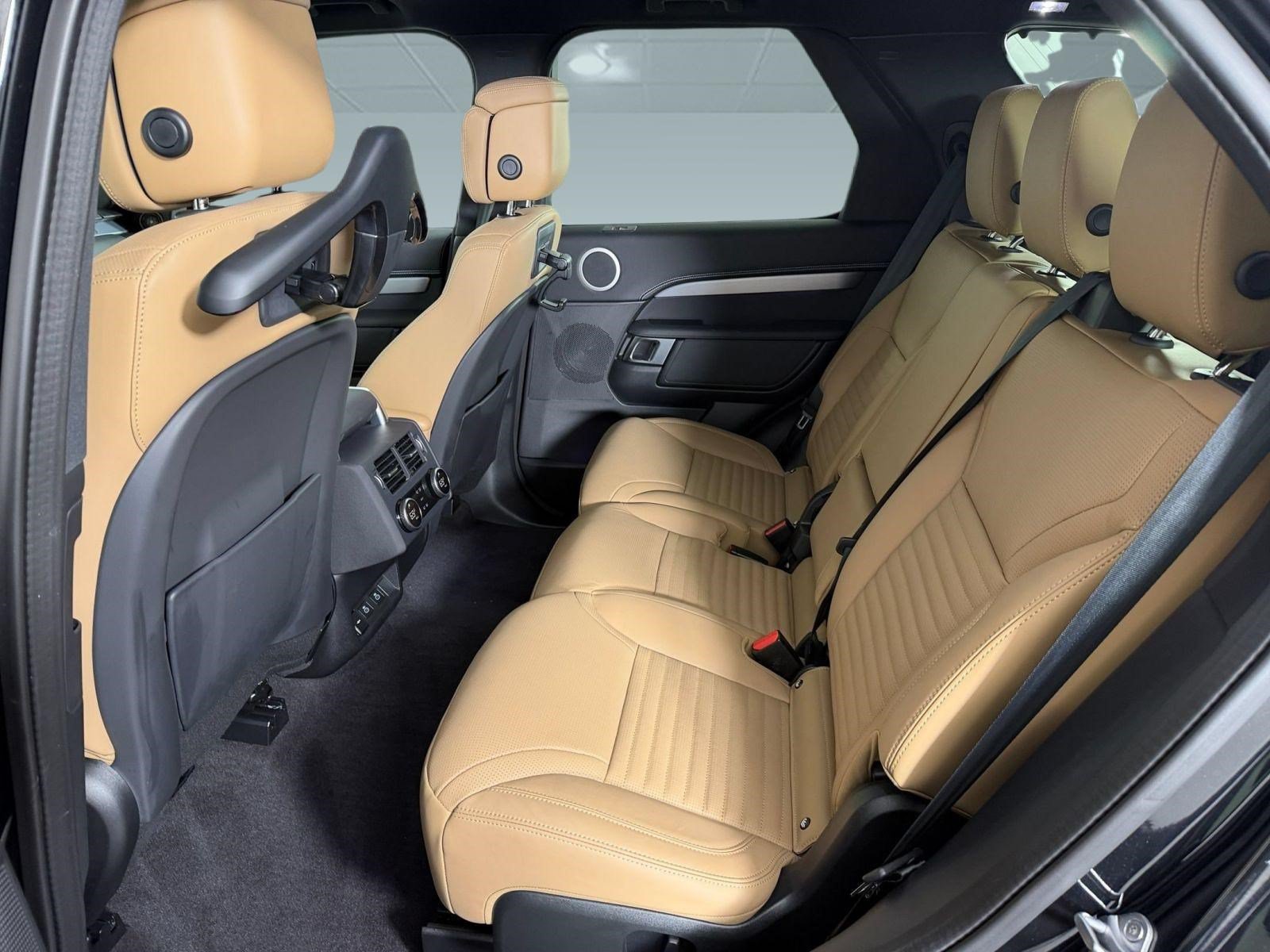 Used 2026 Land Rover Discovery Limited Edition AWD/4WD image 18