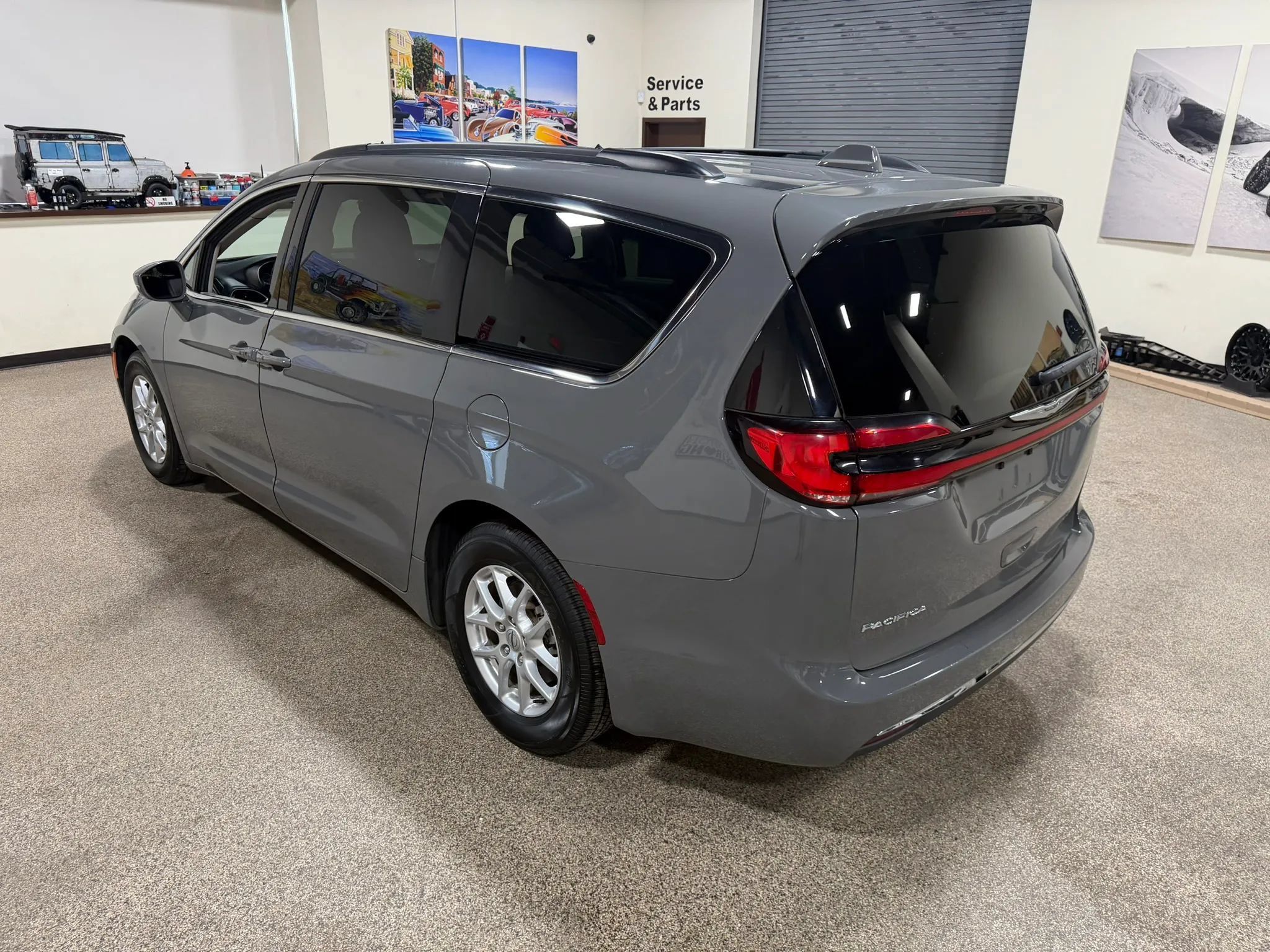 Used 2022 Chrysler Pacifica Touring-L FWD image 19