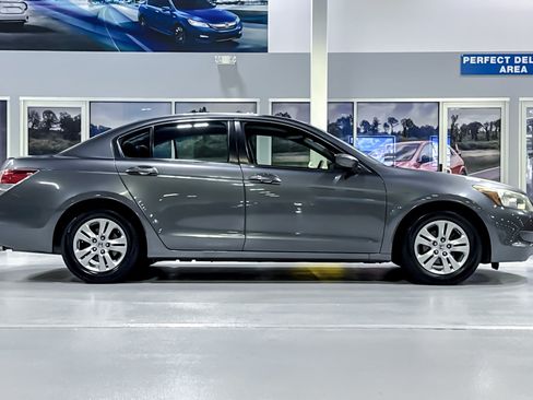 Used 2010 Honda Accord LX-P image 7