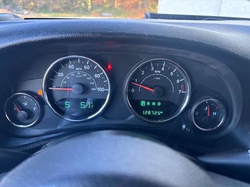 Used 2015 Jeep Wrangler Unlimited Sahara w/ Connectivity Group image 6