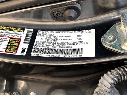 Used 2022 Toyota Tacoma TRD Sport AWD/4WD image 16