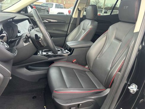 Certified 2023 Buick Envision Essence w/ Sport Touring Package image 19