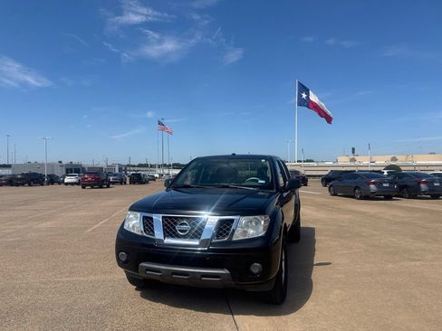 Used 2012 Nissan Frontier SV w/ SV Premium Utility Pkg RWD image 6