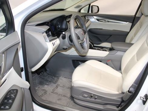 Certified 2023 Cadillac XT5 Premium Luxury AWD/4WD image 7