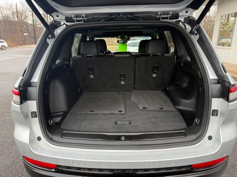 Certified 2023 Jeep Grand Cherokee Altitude image 5