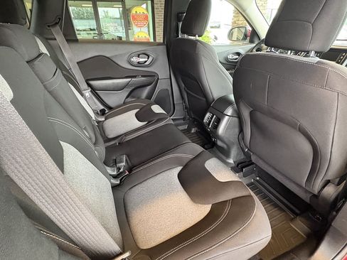 Used 2014 Jeep Cherokee Latitude AWD/4WD image 25