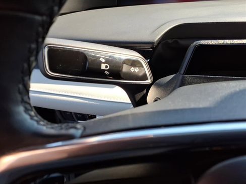 Used 2024 Lincoln Nautilus Premier image 18