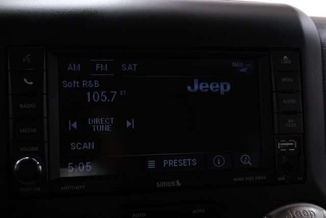 Used 2018 Jeep Wrangler Sahara w/ Connectivity Group AWD/4WD image 23