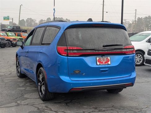 New 2026 Chrysler Pacifica Select image 5