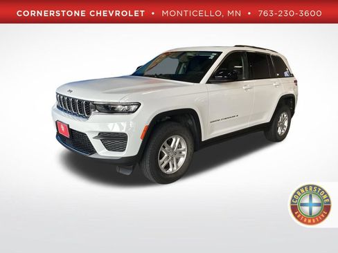 Used 2023 Jeep Grand Cherokee Laredo w/ Luxury Tech Group I AWD/4WD image 1