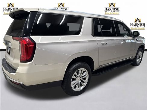 Used 2021 GMC Yukon XL SLT AWD/4WD image 6