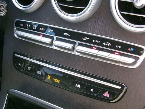 Used 2021 Mercedes-Benz GLC 300 GLC 300 image 23