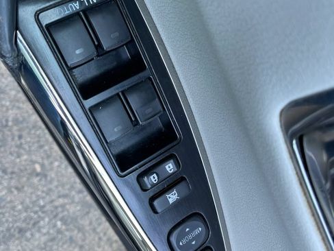 Used 2016 Toyota Avalon XLE FWD image 18