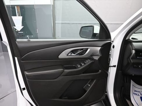 Used 2021 Chevrolet Traverse LT FWD image 11