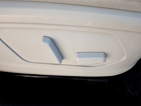 Used 2025 Kia Sorento EX image 30