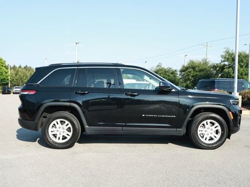 Used 2024 Jeep Grand Cherokee Laredo RWD image 4