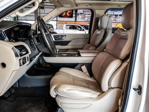 Used 2020 Lincoln Navigator L Reserve w/ Equipment Group 208A Reserve image 5