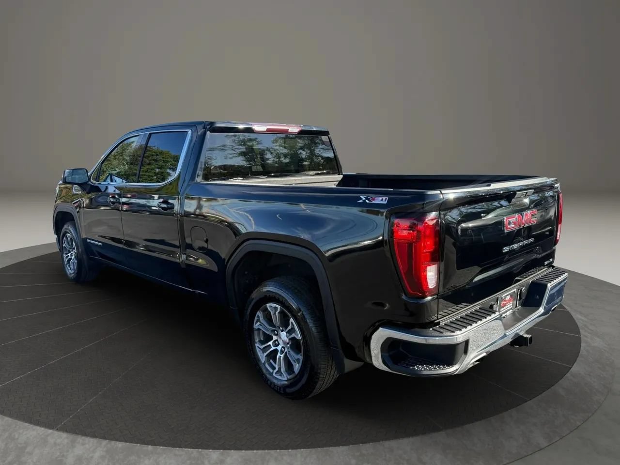Used 2020 GMC Sierra 1500 SLE w/ SLE Convenience Package AWD/4WD image 9