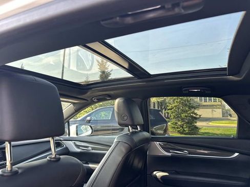 Used 2022 Cadillac XT5 Sportv w/ LPO, ONYX Package AWD/4WD image 12