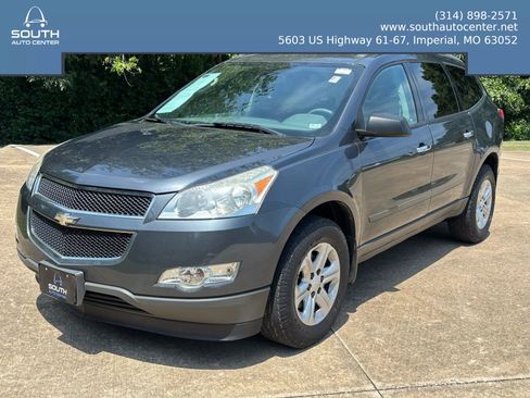 Used 2012 Chevrolet Traverse LS image 1