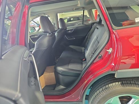 Used 2019 Toyota RAV4 Limited AWD/4WD image 8