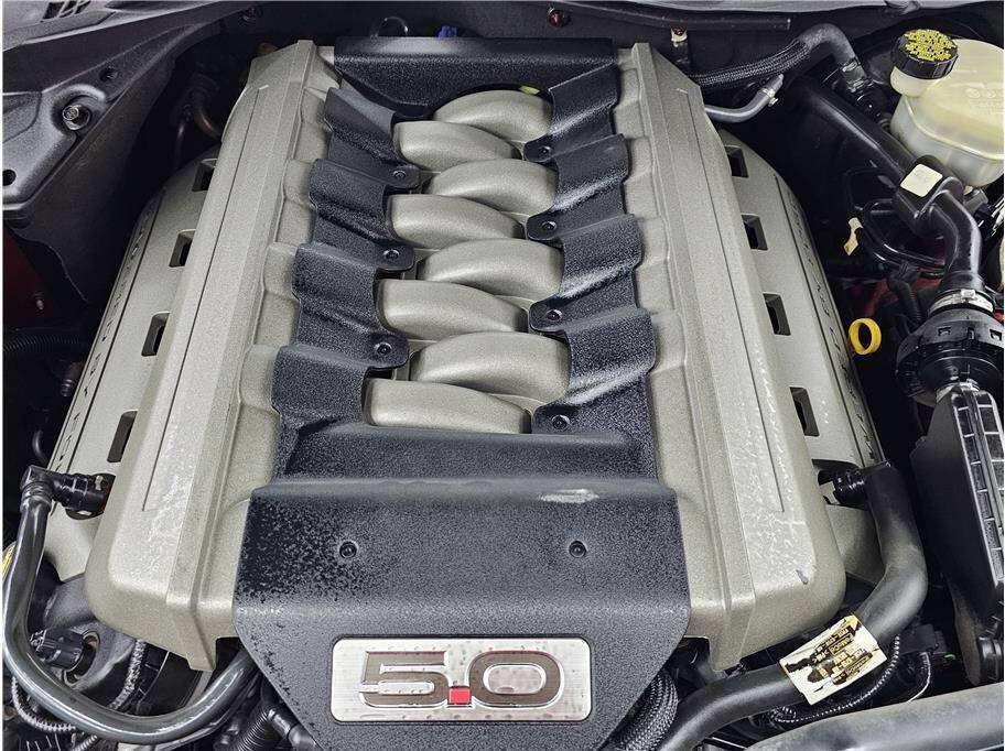Used 2015 Ford Mustang GT Premium RWD image 19