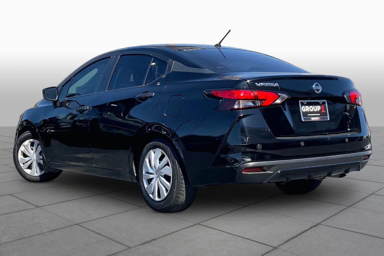 Used 2020 Nissan Versa S FWD image 11