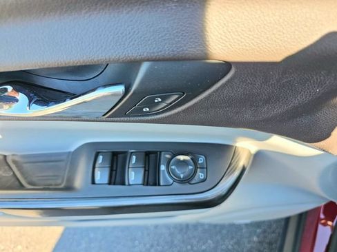 Used 2018 GMC Acadia SLT FWD image 20