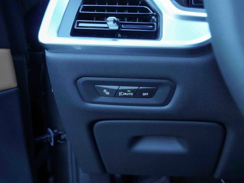 Used 2025 BMW X5 xDrive40i image 17