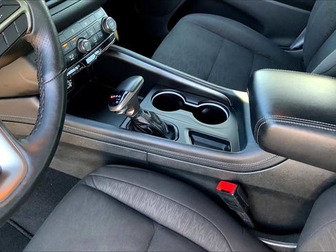 Used 2024 Dodge Durango SXT w/ 3rd Row Seating Group image 30