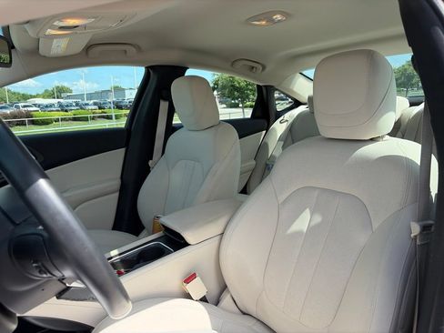 Used 2015 Chrysler 200 Limited w/ Convenience Group FWD image 44